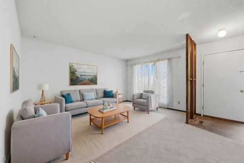 222 Marlborough Way Ne, Calgary, AB 