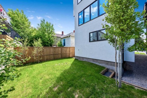 2518 16B Street Sw, Calgary, AB 