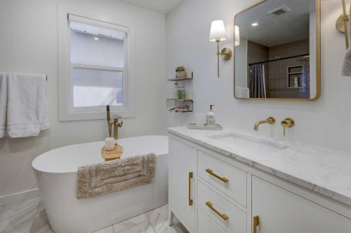 3419 Morley Trail Nw, Calgary, AB - Indoor Photo Showing Bathroom