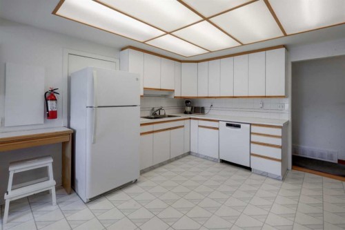 3419 Morley Trail Nw, Calgary, AB - Indoor Photo Showing Kitchen With Double Sink
