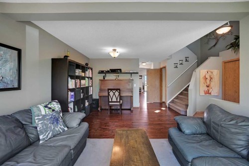 19 Coventry Link Ne, Calgary, AB 