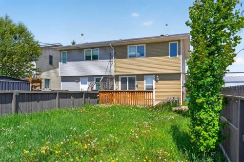 1013 Smith Avenue, Crossfield, AB 
