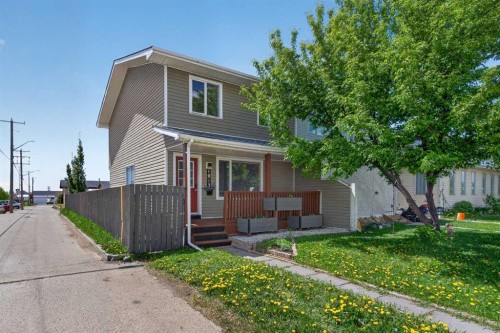 1013 Smith Avenue, Crossfield, AB 