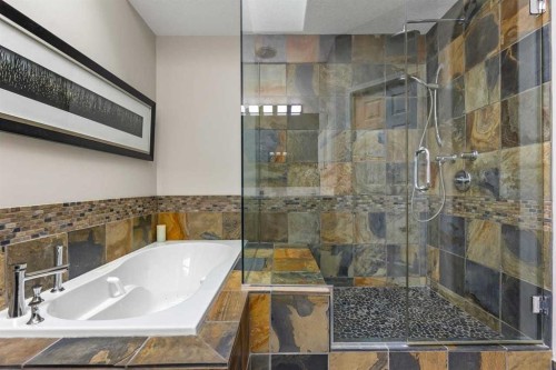 25 Panamount Green Nw, Calgary, AB - Indoor Photo Showing Bathroom