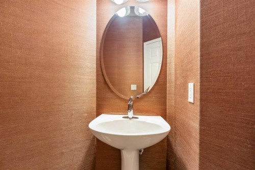 25 Panamount Green Nw, Calgary, AB - Indoor Photo Showing Bathroom