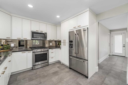 81 White Oak Crescent Sw, Calgary, AB 