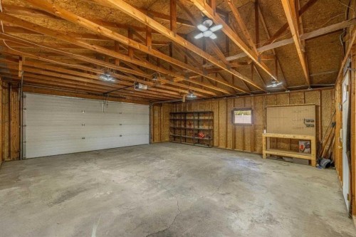 81 White Oak Crescent Sw, Calgary, AB 