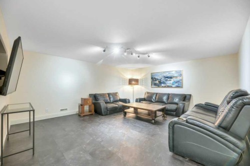 4 Maplewood Estates, Strathmore, AB 