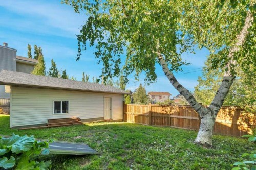 4 Maplewood Estates, Strathmore, AB 