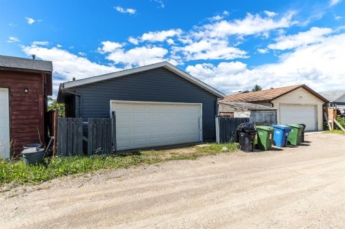 4528 40 Street Ne, Calgary, AB 