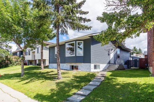 4528 40 Street Ne, Calgary, AB 