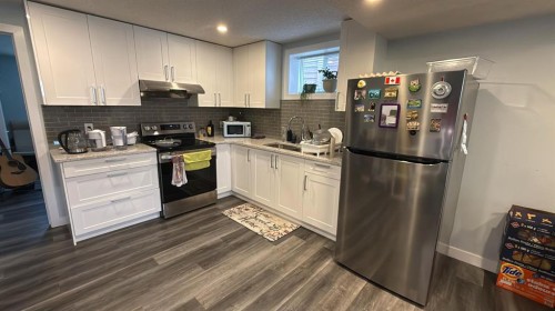 4528 40 Street Ne, Calgary, AB 