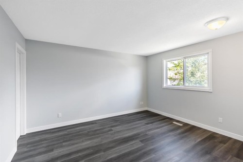 4528 40 Street Ne, Calgary, AB 