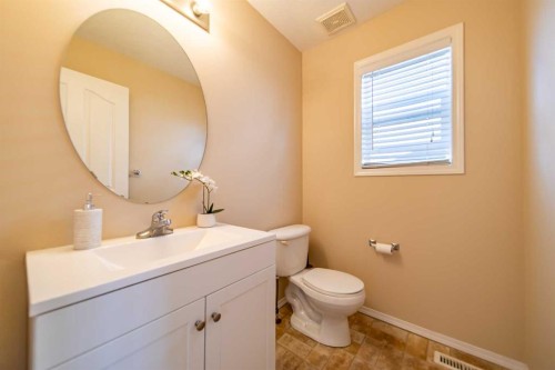 131 Everglen Rise Sw, Calgary, AB 