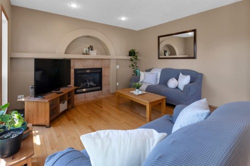 147 Hawkcliff Way Nw, Calgary, AB 
