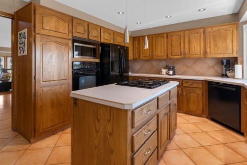 147 Hawkcliff Way Nw, Calgary, AB 