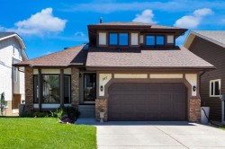 147 Hawkcliff Way NW Calgary, AB T3G 2S6