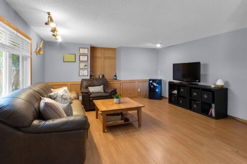 147 Hawkcliff Way Nw, Calgary, AB 