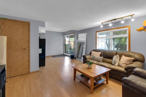 147 Hawkcliff Way Nw, Calgary, AB 