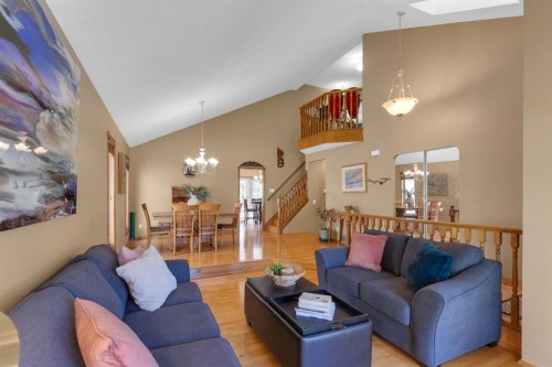147 Hawkcliff Way Nw, Calgary, AB 