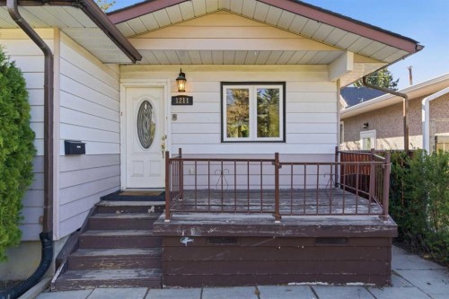 1211 Rosehill Drive Nw, Calgary, AB - Outdoor With Exterior