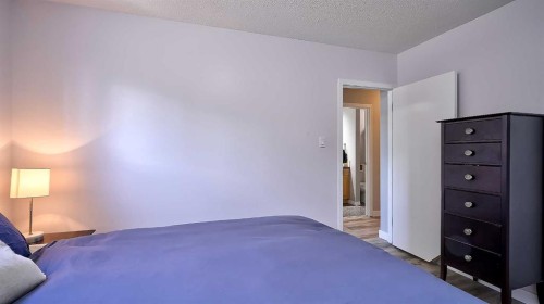 2037 50 Avenue Sw, Calgary, AB 