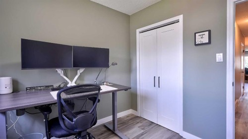 2037 50 Avenue Sw, Calgary, AB 
