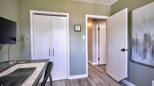 2037 50 Avenue Sw, Calgary, AB 