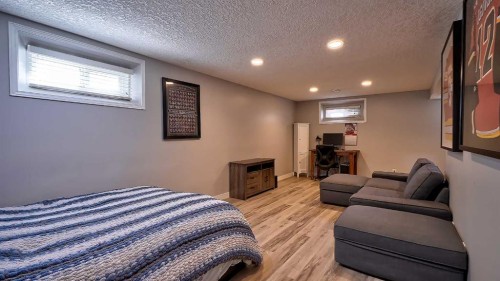 2037 50 Avenue Sw, Calgary, AB 