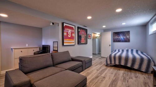 2037 50 Avenue Sw, Calgary, AB 
