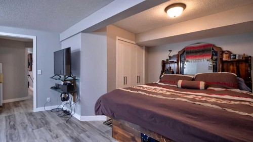 2037 50 Avenue Sw, Calgary, AB 