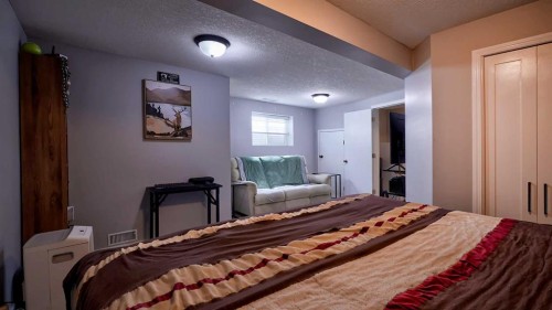 2037 50 Avenue Sw, Calgary, AB 