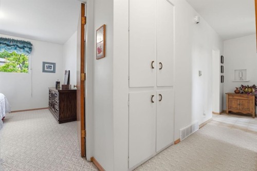 908 30 Avenue Nw, Calgary, AB 
