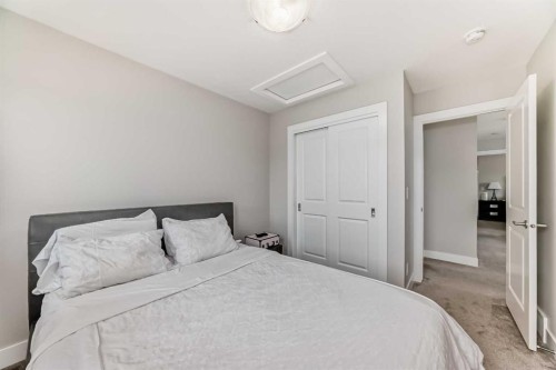 8 Yorkville Link Sw, Calgary, AB 