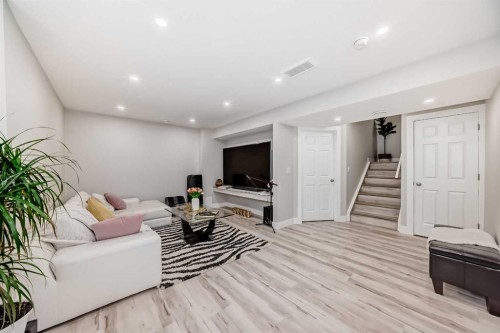 8 Yorkville Link Sw, Calgary, AB 