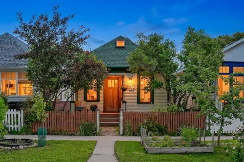 728 4A Street Nw, Calgary, AB 