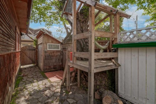 728 4A Street Nw, Calgary, AB 