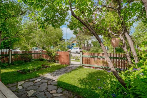 728 4A Street Nw, Calgary, AB 