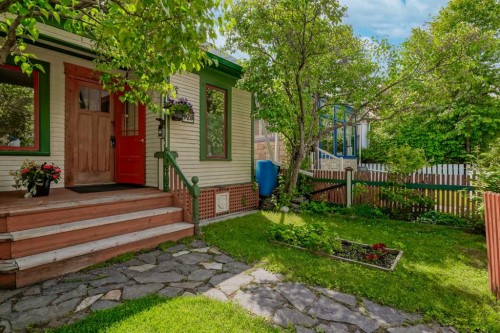 728 4A Street Nw, Calgary, AB 