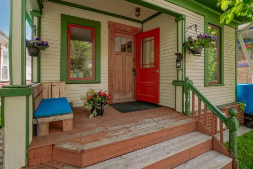 728 4A Street Nw, Calgary, AB 