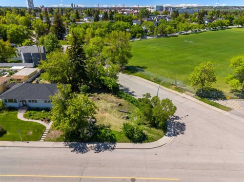 2747 Morley Trail Nw, Calgary, AB 