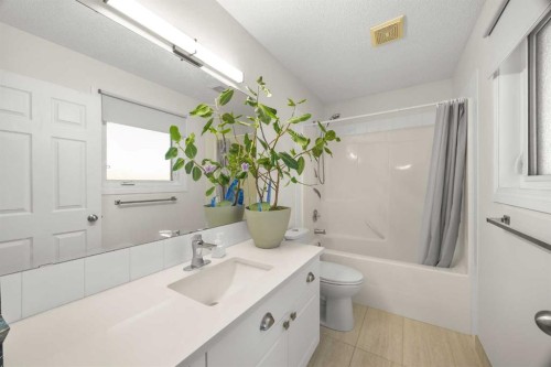 141 Citadel Bluff Close Nw, Calgary, AB 