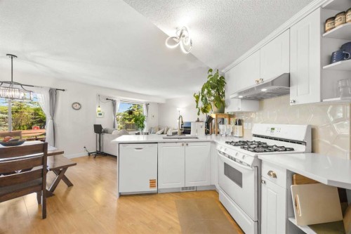 141 Citadel Bluff Close Nw, Calgary, AB 
