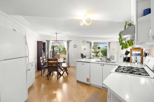 141 Citadel Bluff Close Nw, Calgary, AB 