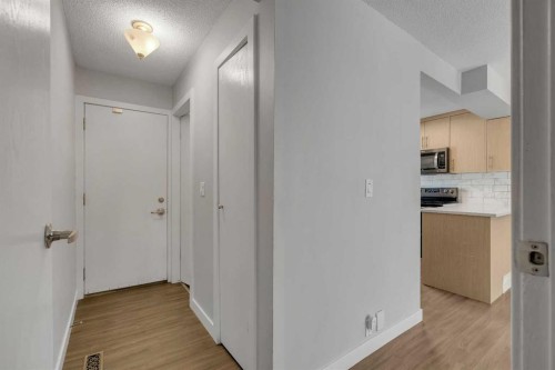 13-7205 4 Street Ne, Calgary, AB - Indoor