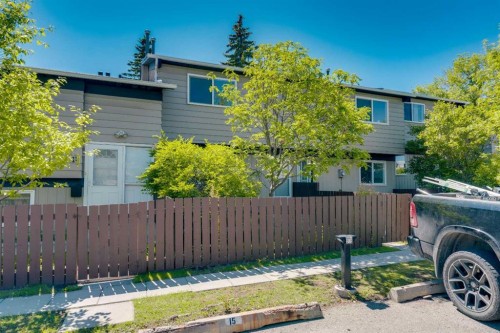 13-7205 4 Street Ne, Calgary, AB - Outdoor