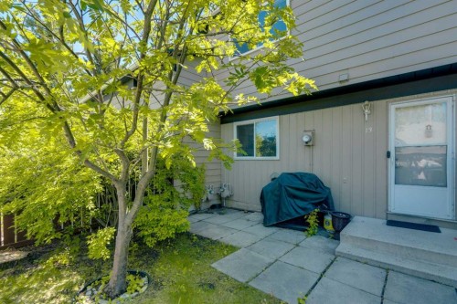 13-7205 4 Street Ne, Calgary, AB - Outdoor