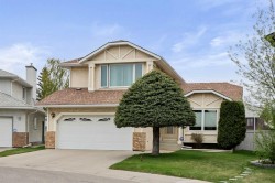 57 Del Rio Place NE Calgary, AB T1Y 6N3