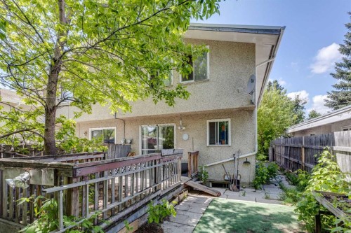 2030 39 Street Se, Calgary, AB 
