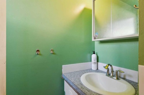 2030 39 Street Se, Calgary, AB 